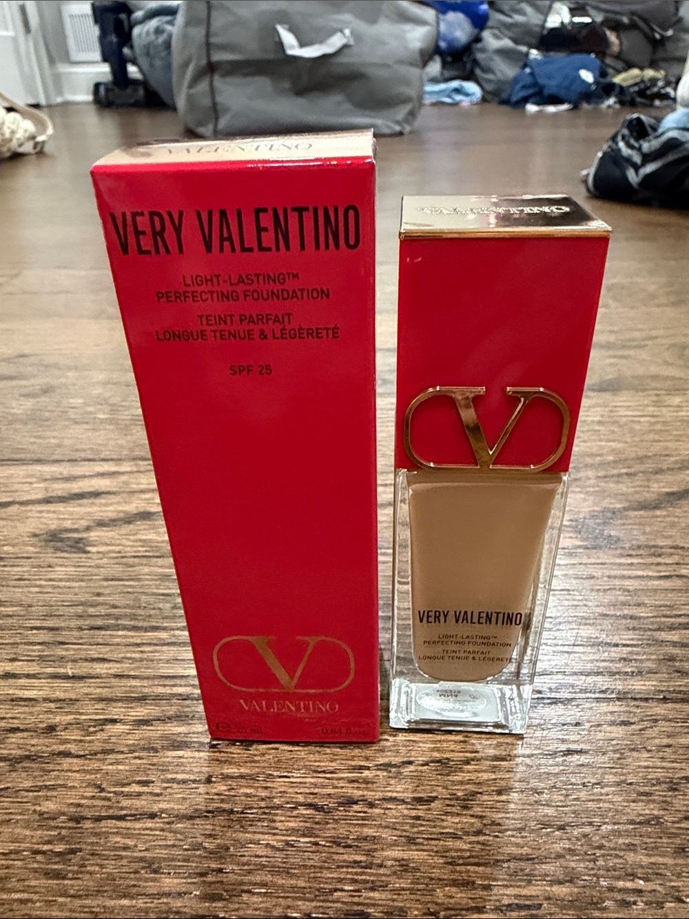 Valentino Very Valentino Foundation in Medium Neutra 4